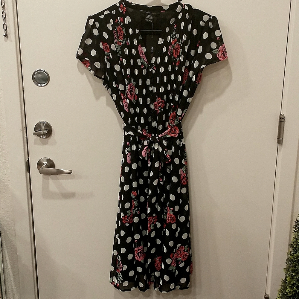 Polka Dot and Floral Dress with Belt Tie size Large